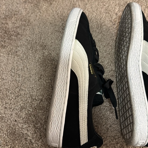 Puma Suede Classics Sneakers Size 10 Color Black White - Picture 10 of 11